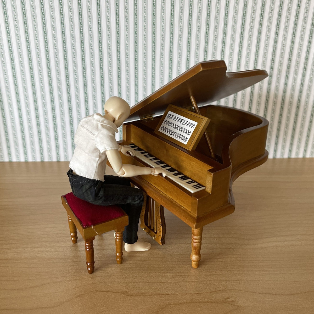 Hobbies - M for Miniatures 