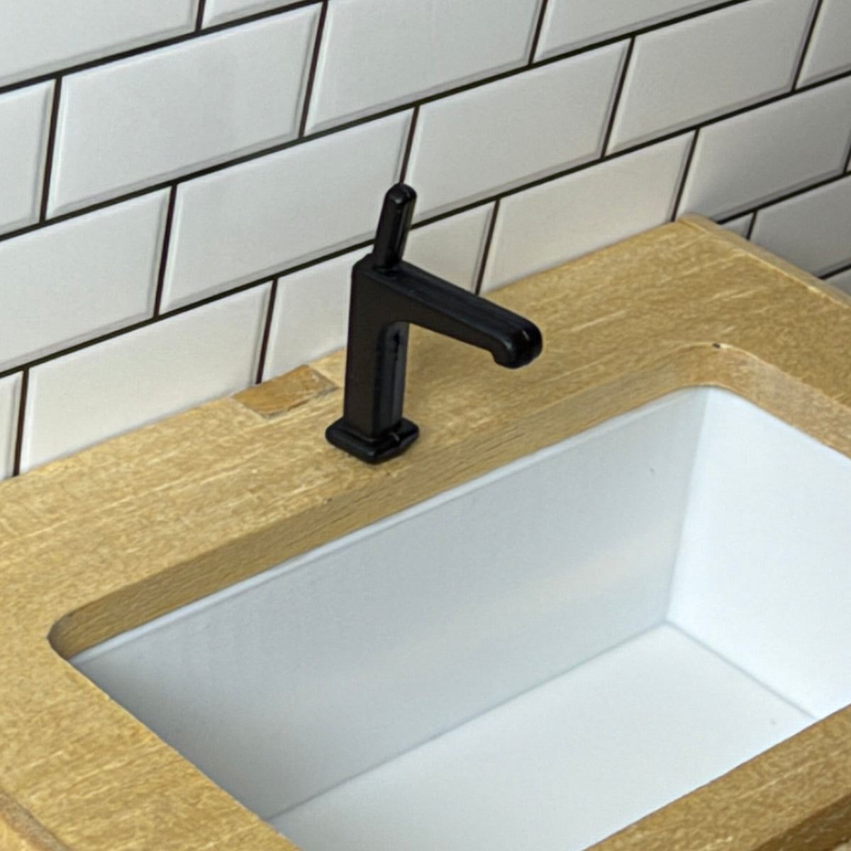 1:12 Scale Miniature Metal Single Handle Faucet, 13/16 inch tall, DIY Dollhouse Supply (black)