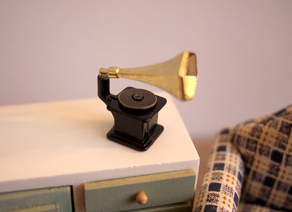 1:12 Scale Miniature Gramophone with Gold Horn, 1-5/16 inch tall, DIY Dollhouse Supply
