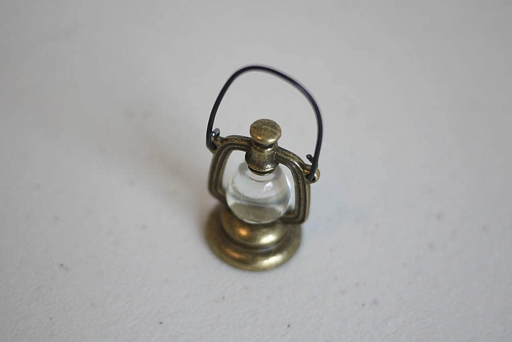 1:12 Scale Miniature Metal Hurricane Oil Lantern with Handle, 1-11/16 inch tall, DIY Dollhouse Supply (antique bronze)