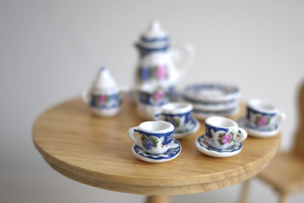 1:12 Scale Miniature Porcelain Tea Set, Blue and Red Floral Pattern, Set of 15, DIY Dollhouse Supply