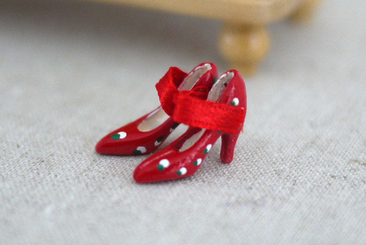 1:12 Scale Miniature Ankle Strap High Heel Shoes, Pair, 7/8 inch long, DIY Dollhouse Supply (red)