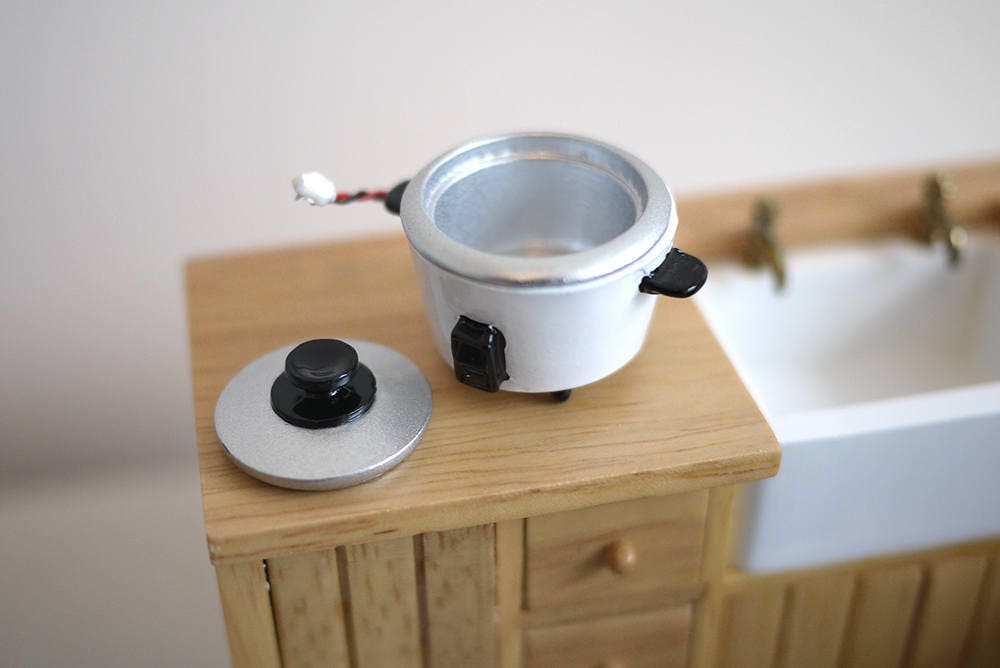 1:12 Scale Miniature Rice Cooker, 1 inch tall, DIY Dollhouse Supply (white)