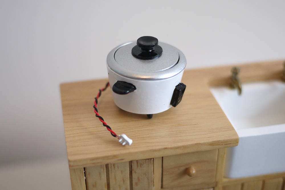 1:12 Scale Miniature Rice Cooker, 1 inch tall, DIY Dollhouse Supply (white)