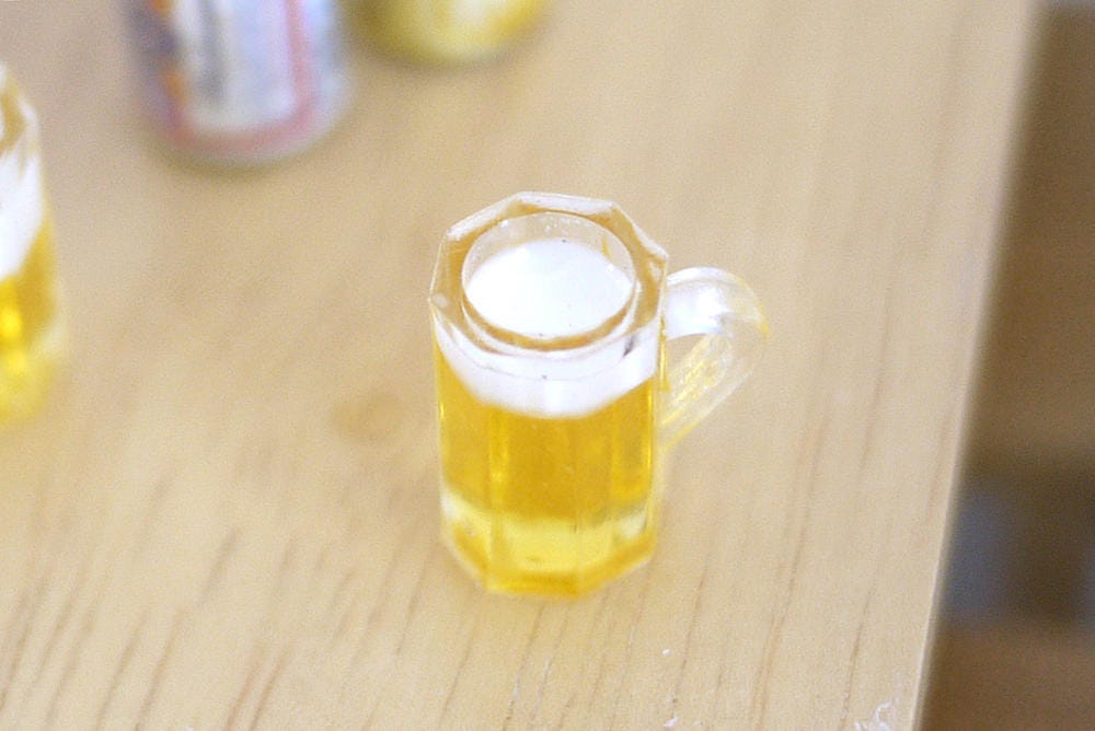 1:12 Scale Miniature Beer Mug with Foam Top, 9/16 inch tall, DIY Dollhouse Supply
