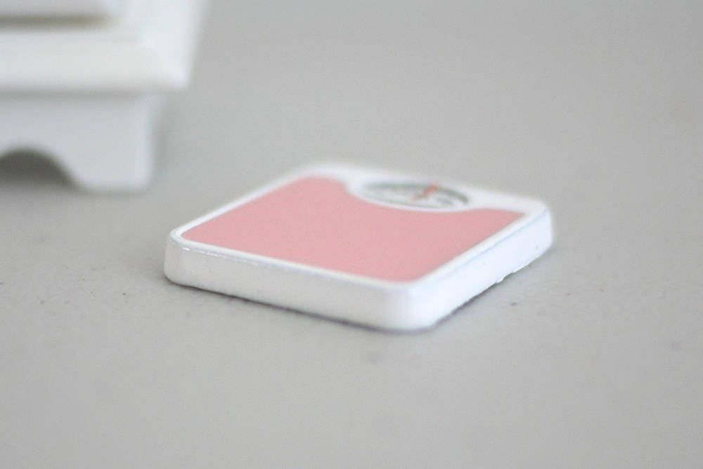 Dollhouse Supplies 1:12 miniature bathroom body scale body weight analogue scale -F035