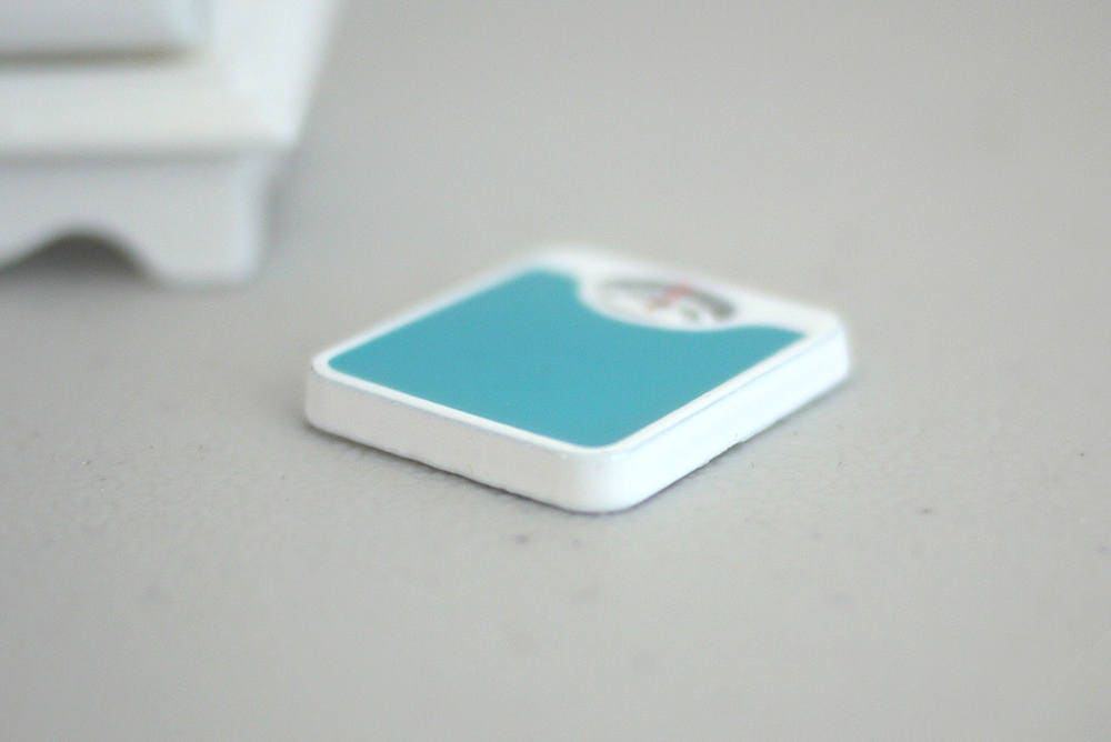 1:12 Scale Miniature Bathroom Scale with Dial, 1 inch long, DIY Dollhouse Supply (blue)