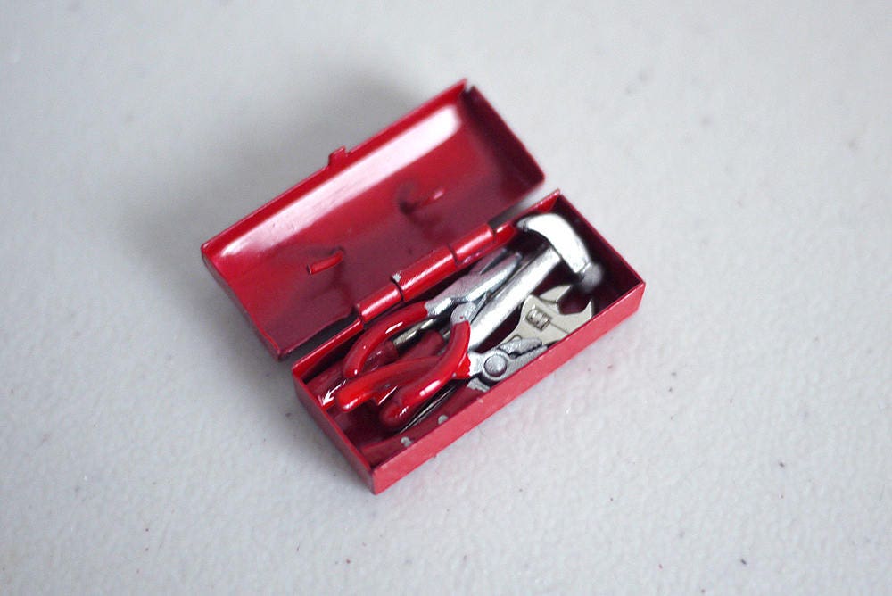 1:12 Scale Miniature Metal Tool Box with Tools, Set of 7, 1-3/16 inch long, DIY Dollhouse Supply (red)