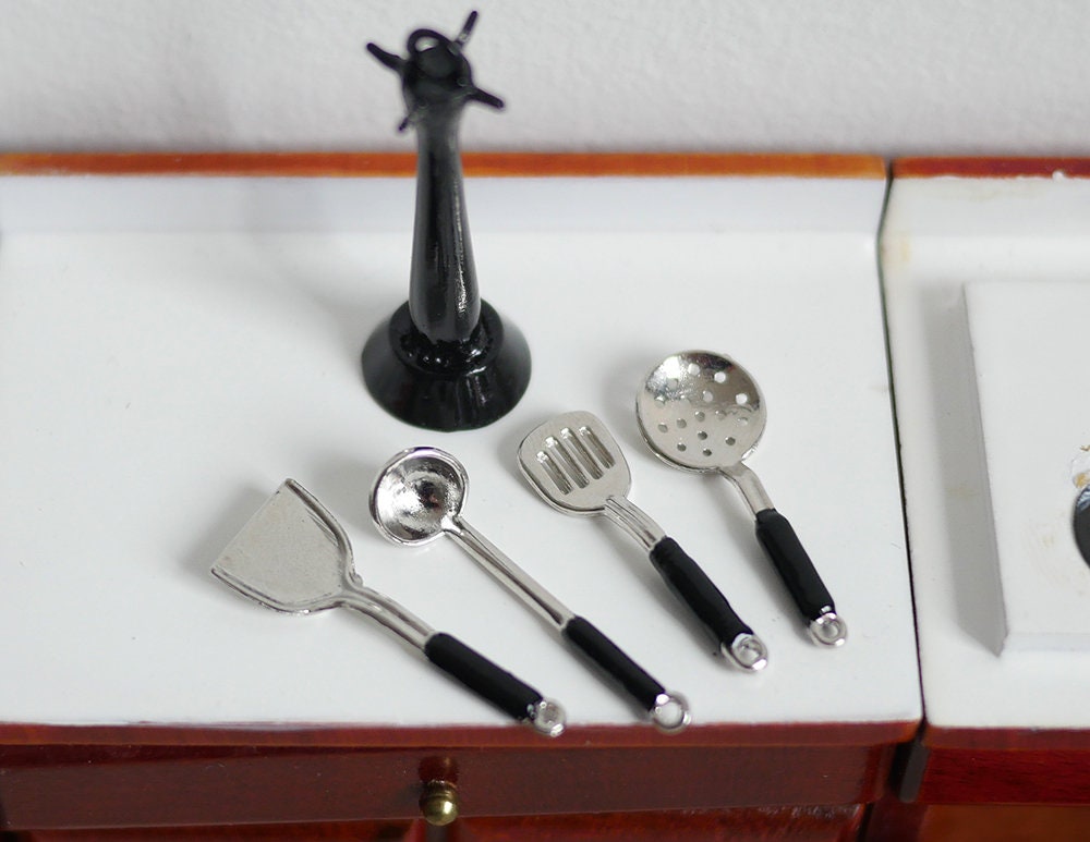 1:12 Scale Miniature Metal Kitchen Utensils with Stand, Set of 5, 1-3/16 inch tall, DIY Dollhouse Supply (black stand)