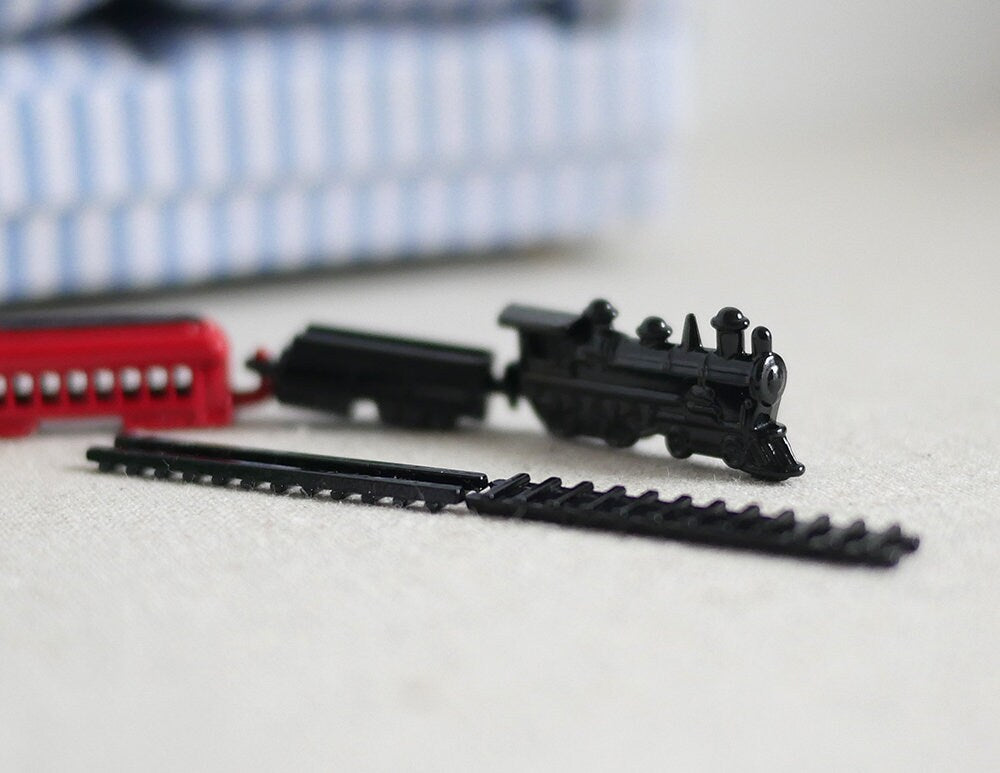 1:12 Scale Miniature Metal Toy Train, Engine with 3 Cars and 2 Track Pieces, 3-1/8 inch long, DIY Dollhouse Supply