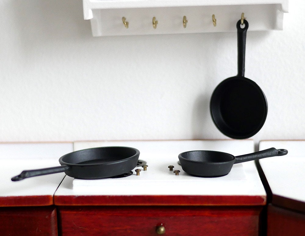 1:12 Scale Miniature Frying Pans, Set of 3, Large, Medium and Small, 2-3/16 inch long, DIY Dollhouse Supply (black)