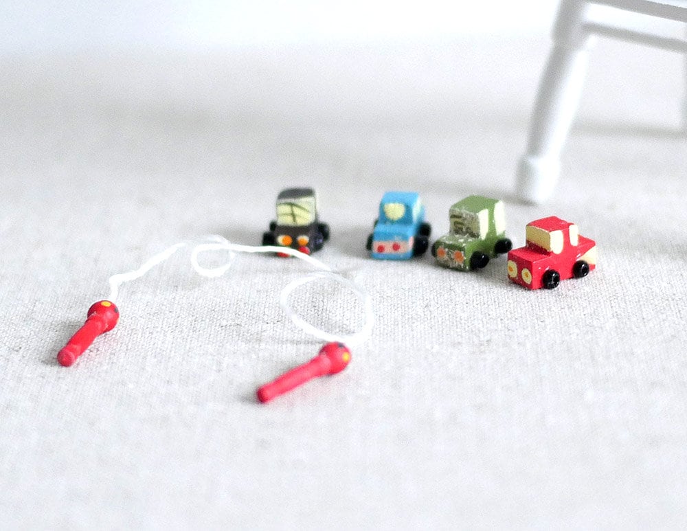 1:12 Scale Miniature Wood Toy Cars with Jump Rope, 5 Cars, 11/16 inch long, DIY Dollhouse Supply
