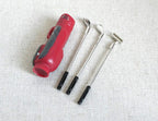 Miniatura a escala 1:12 de bolsa de golf con 3 palos, set de 4, 2-7/16 inch de alto, suministros DIY para casa de muñecas (rojo)
