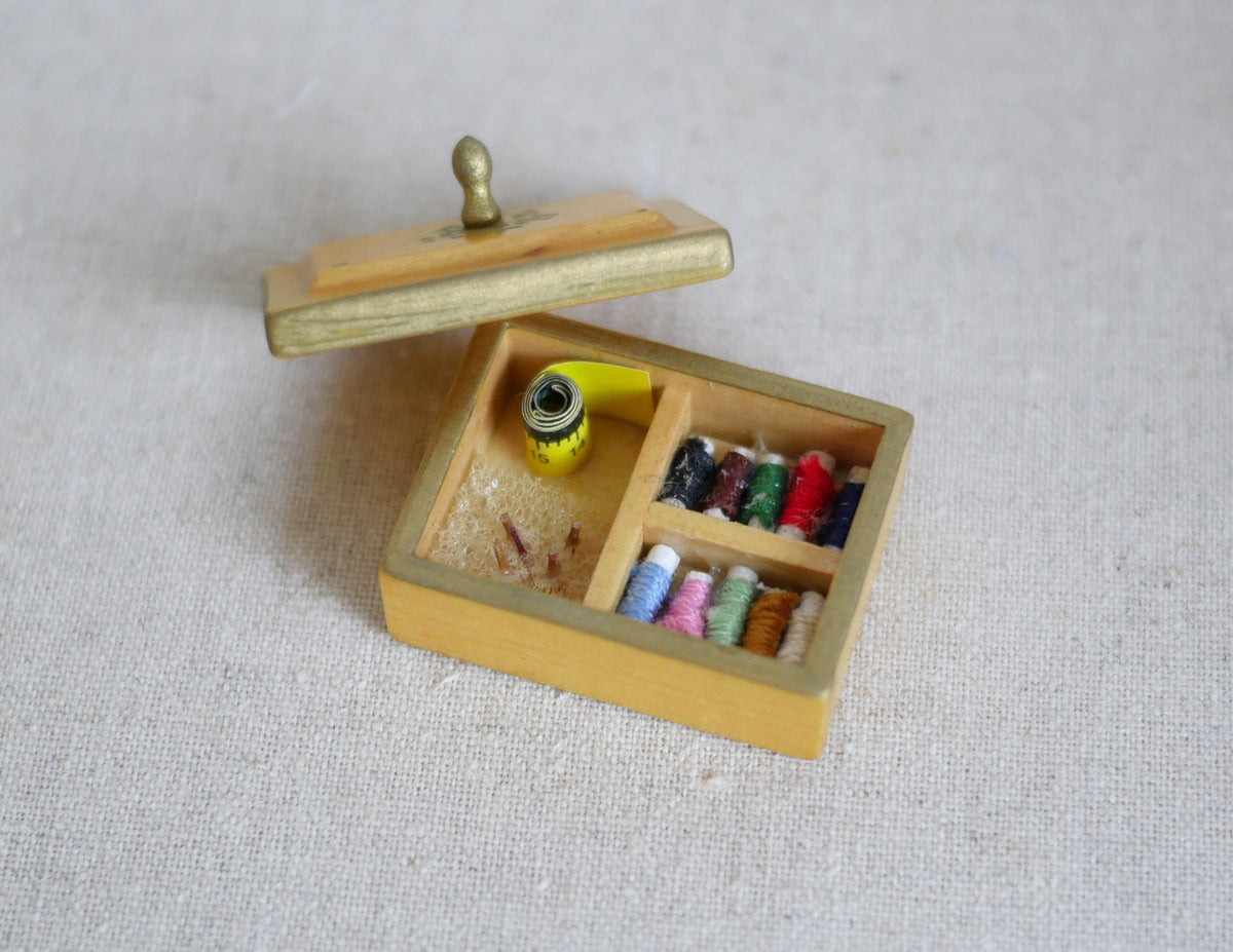 1:12 Scale Miniature Wood Needlework Box with Knob Lid, Thread and Ribbons, 1-1/4 inch long, DIY Dollhouse Supply (beige)