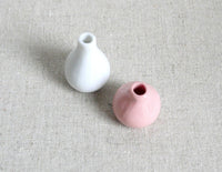 1:12 Dollhouse Miniature Vase set of 2 (Pink, White)- B065