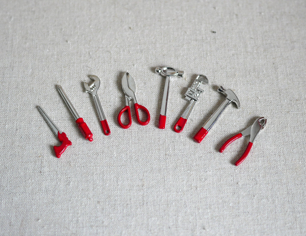 Miniature Metal Tool Set of 8 , 1:12 scale Dollhouse Tool Shed Accessories (red) - H028