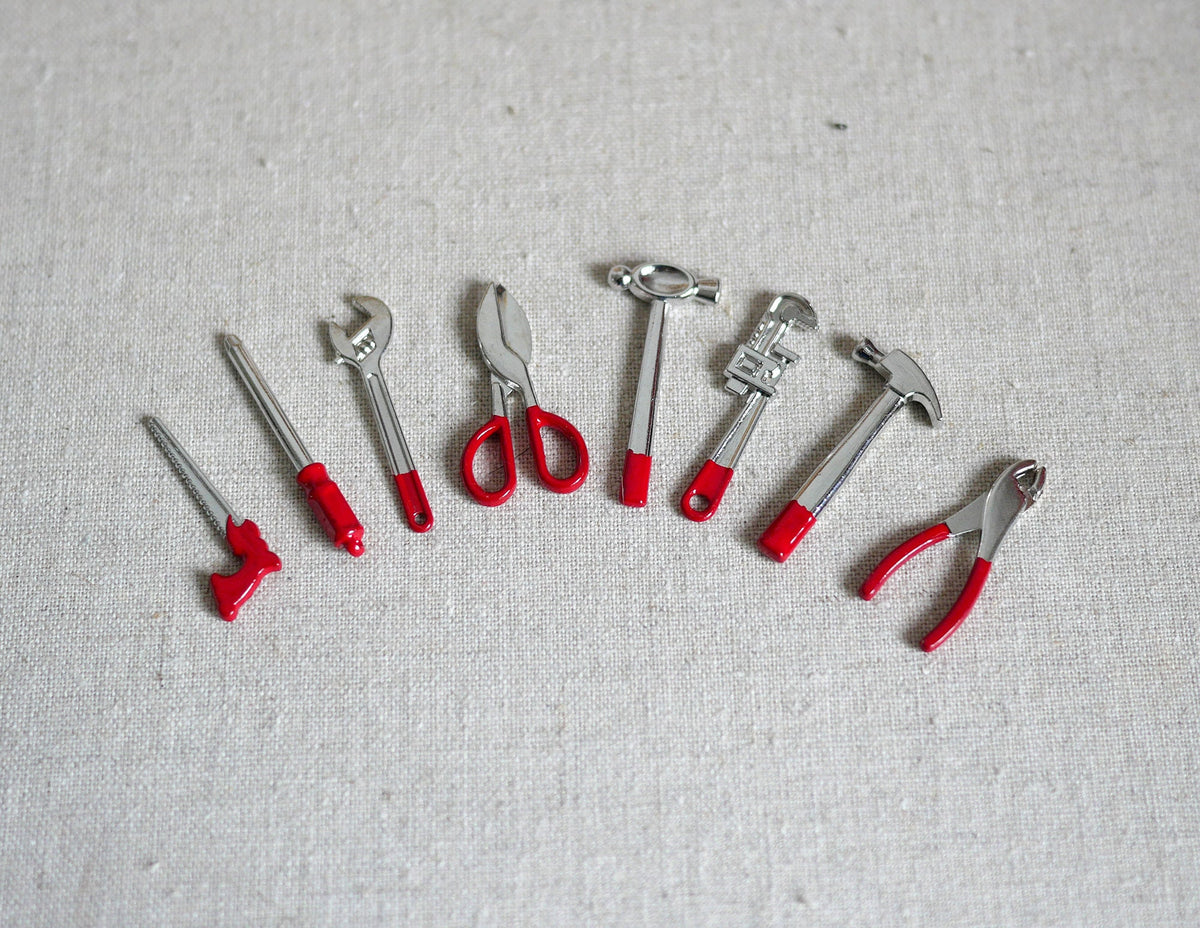 Miniature Metal Tool Set of 8 , 1:12 scale Dollhouse Tool Shed Accessories (red) - H028