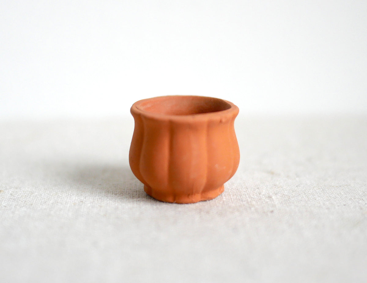 1:12 Scale Miniature Clay Flower Pot with Fluted Sides, 1 inch dia., DIY Dollhouse Supply