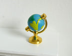 Globo Terrestre em Miniatura à Escala 1:12 com Suporte em Metal Dourado, Base Redonda, 1-1/8 polegadas de altura, Acessório DIY para Casas de Bonecas