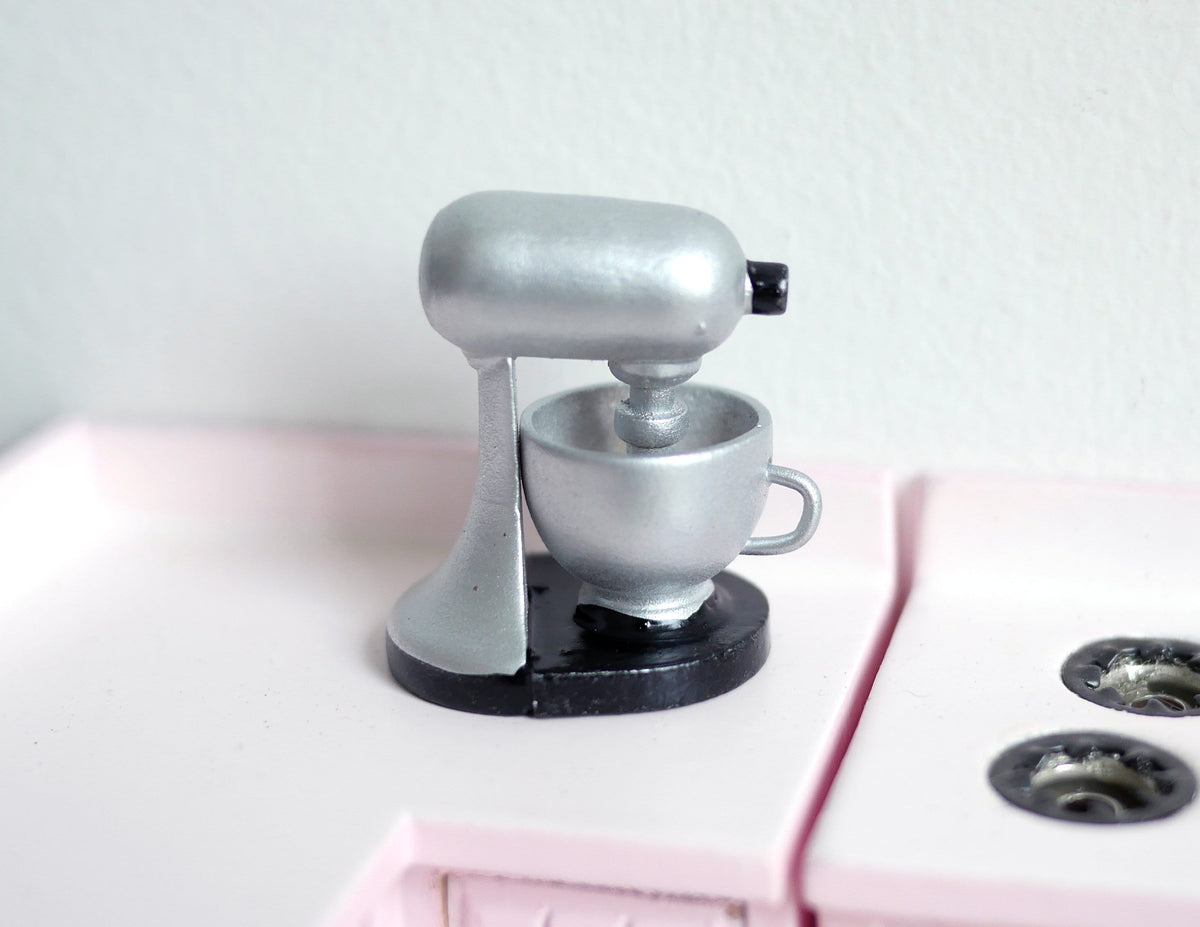 1:12 Scale Miniature Stand Mixer with Bowl, 1-1/2 inch tall, DIY Dollhouse Supply (silver)
