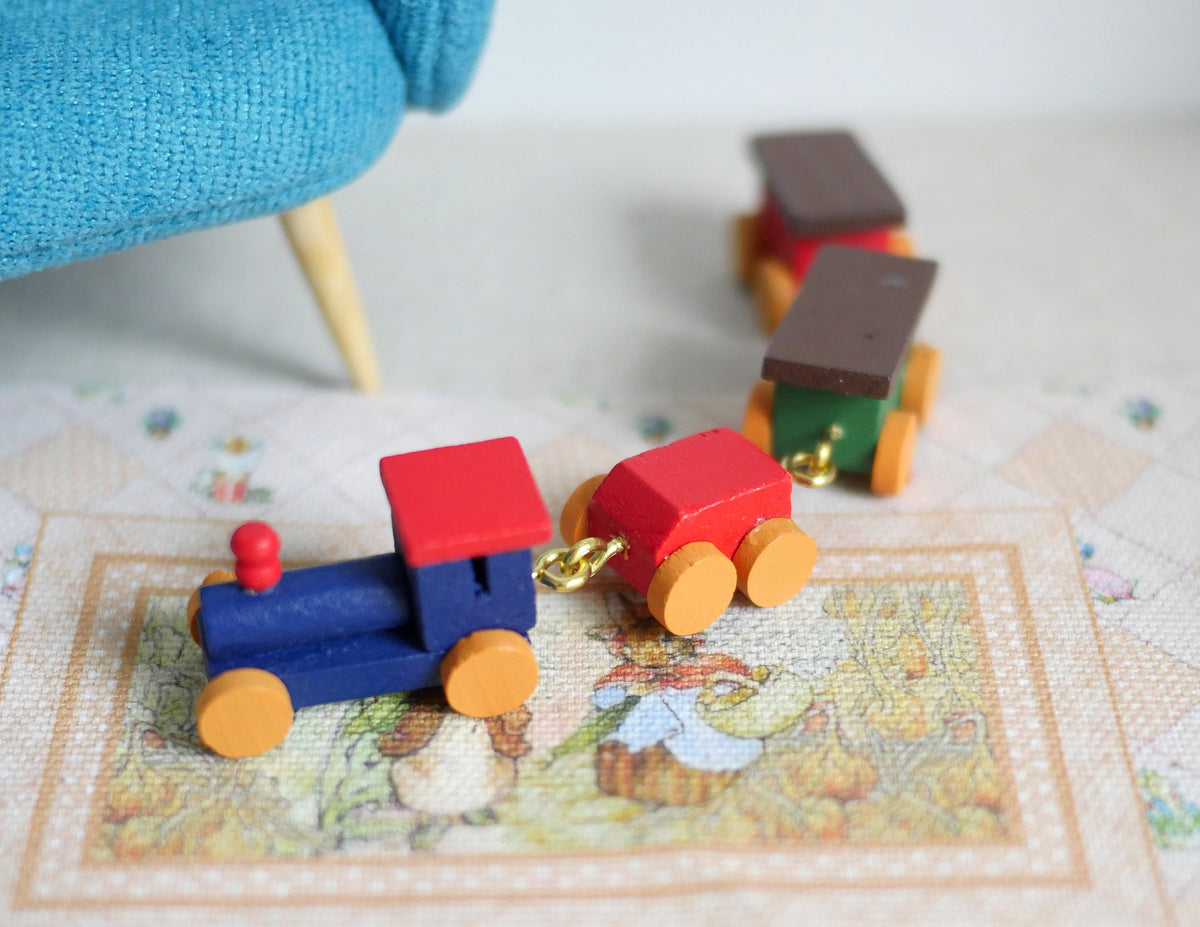 1:12 Scale Miniature Wood Toy Train, Engine and Carriages, 4-5/16 inch long, DIY Dollhouse Supply (multicolor)