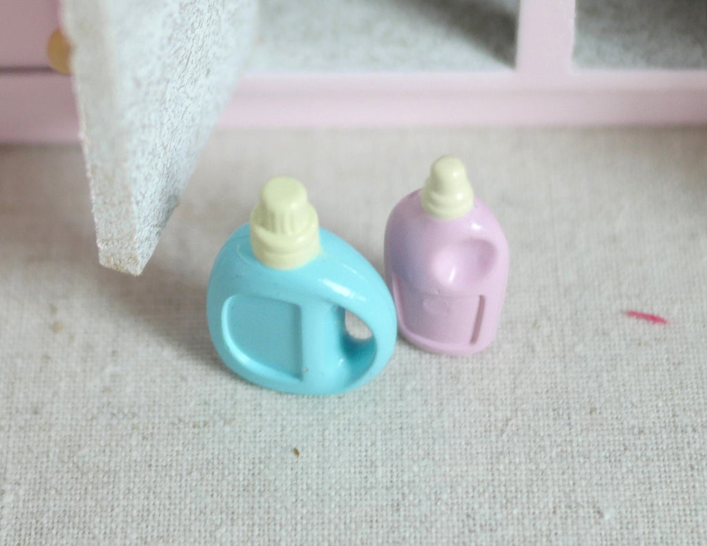 Miniature Laundry Room Products 1:12 Scale Dollhouse Liquid Detergent Fabric Softener Set of 2 - F029