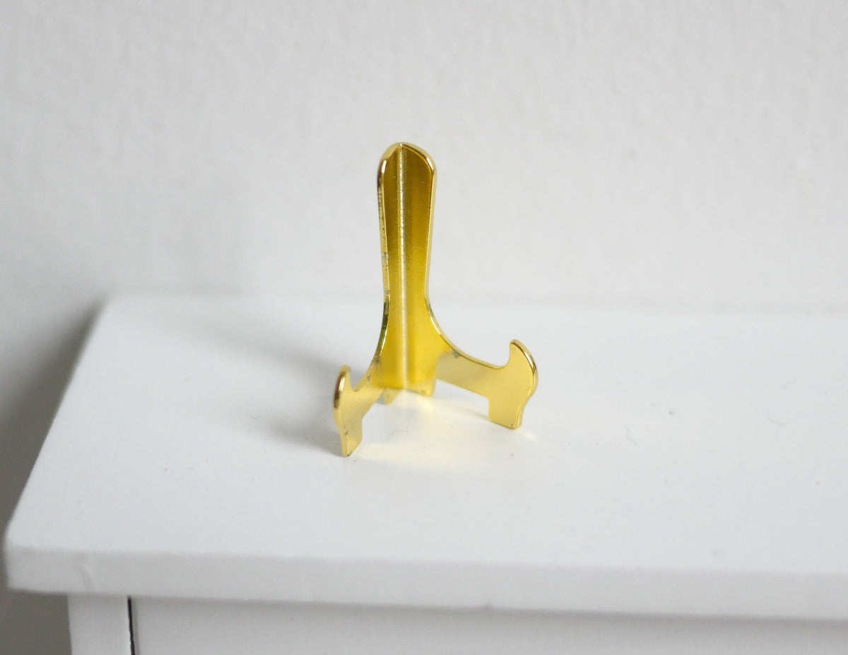 1:12 Scale Miniature Metal Plate Stand, Easel Style, 7/8 inch tall, DIY Dollhouse Supply (gold)