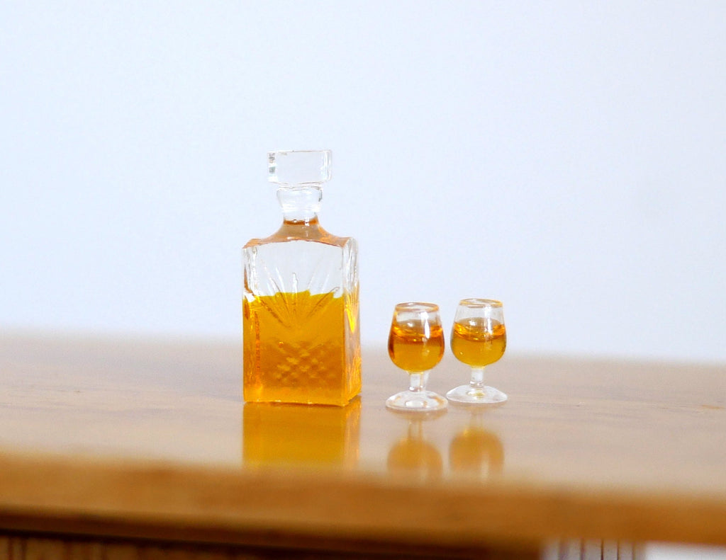 1:12 Scale Miniature Square Whiskey Decanter with 2 Glasses, Set of 3, 13/16 inch tall, DIY Dollhouse Supply