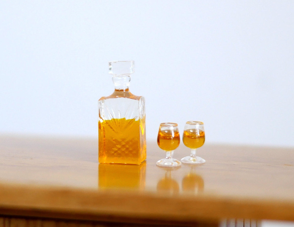 1:12 Scale Miniature Square Whiskey Decanter with 2 Glasses, Set of 3, 13/16 inch tall, DIY Dollhouse Supply
