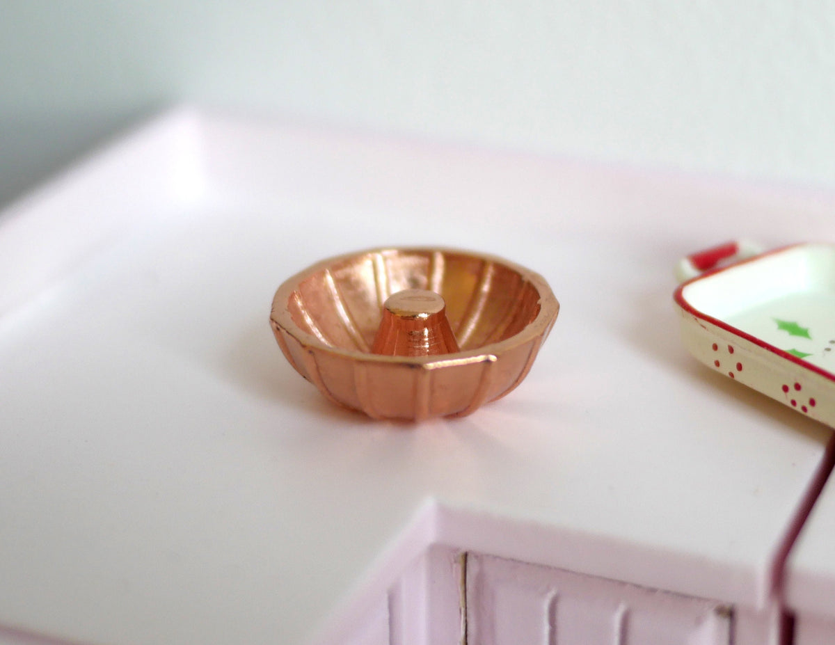 1:12 Scale Miniature Metal Bundt Cake Pan, 7/8 inch dia., DIY Dollhouse Supply (copper)
