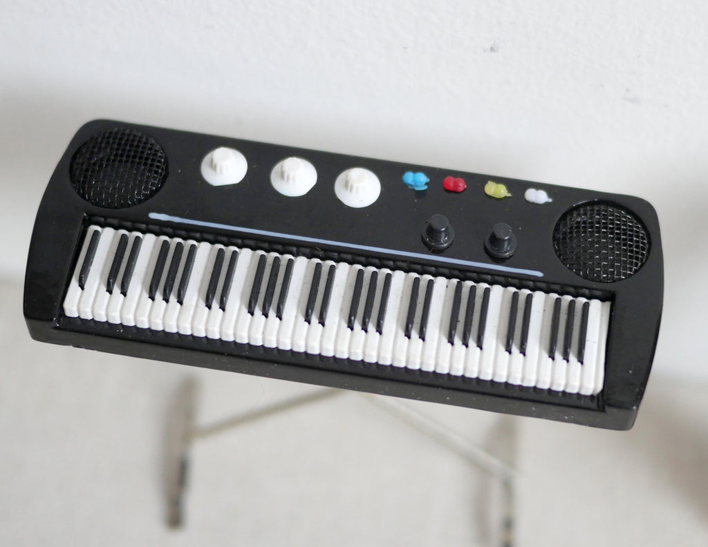 Dollhouse Miniature Digital piano 1 12 scale miniature Keyboard In Pack Carton C071
