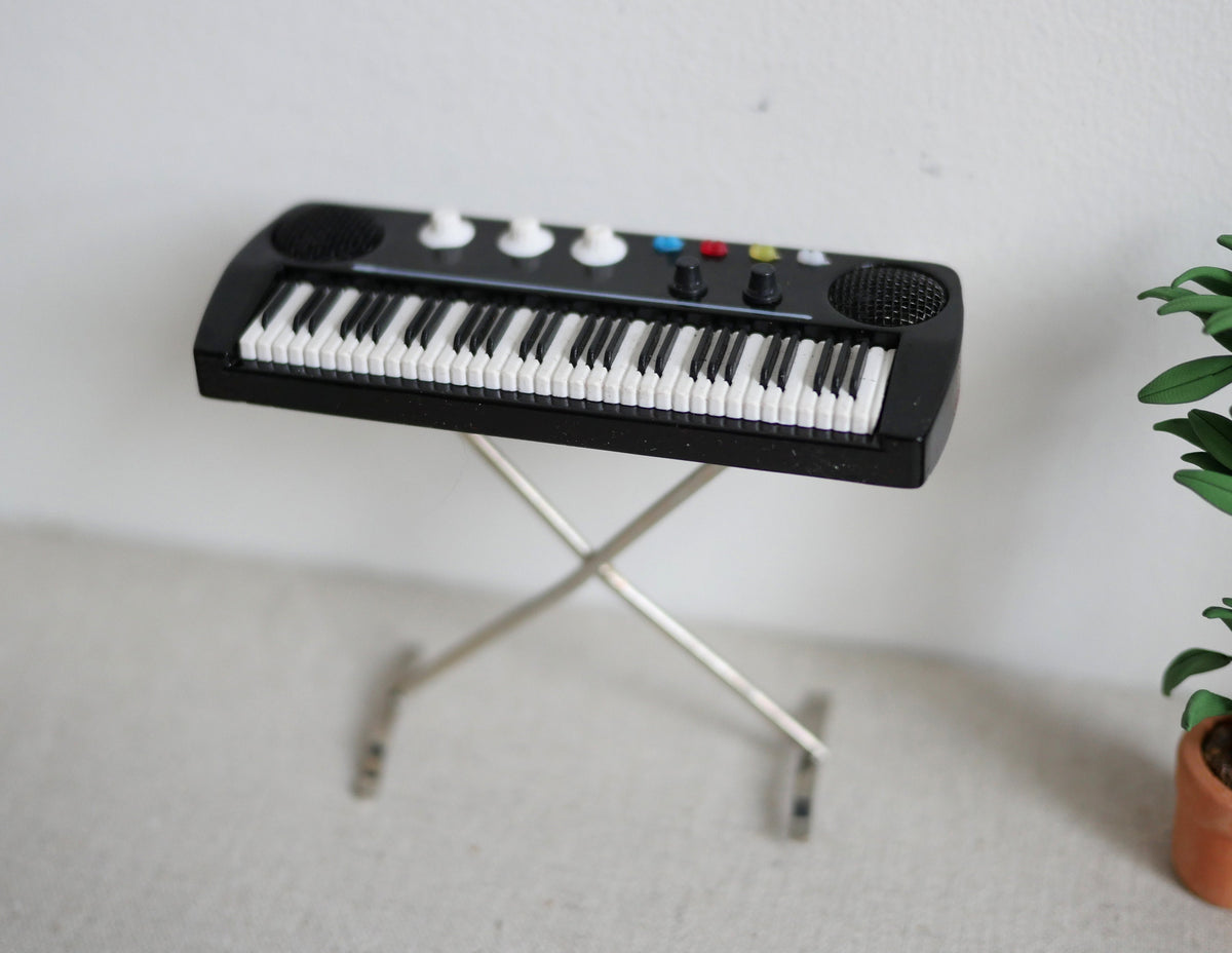 Dollhouse Miniature Digital piano 1 12 scale miniature Keyboard In Pack Carton C071