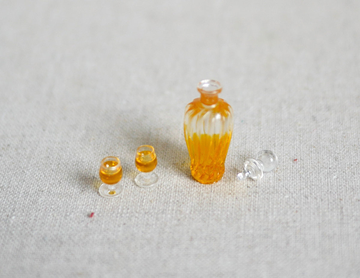 1:12 Scale Miniature Whiskey Decanter with Gold Stopper and 2 Glasses, Set of 3, 1-1/16 inch tall, DIY Dollhouse Supply