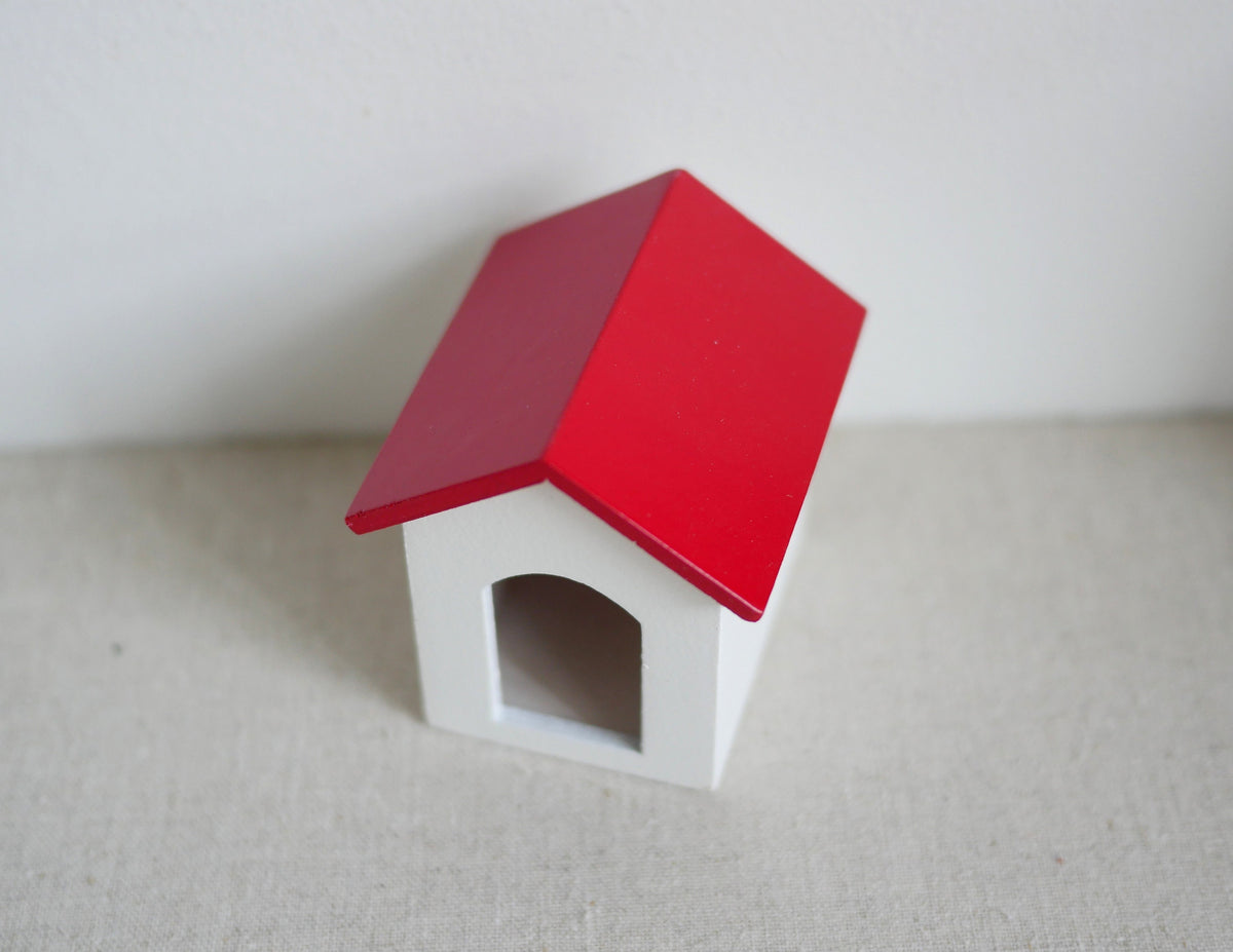 1:12 Scale Miniature Dog House with Arched Door, 2-5/16 inch tall, DIY Dollhouse Supply (white and red)