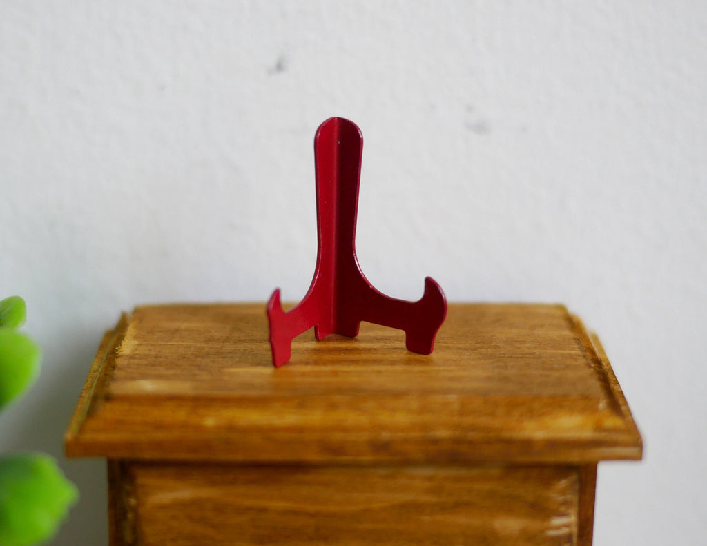 1:12 Scale Miniature Metal Plate Stand, Easel Style, 7/8 inch tall, DIY Dollhouse Supply (red)