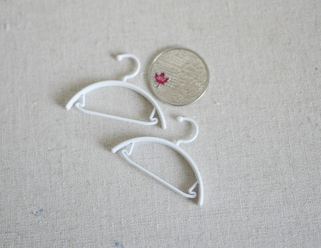1:12 Scale Miniature Metal Clothes Hangers, Set of 2, 1-9/16 inch wide, DIY Dollhouse Supply (white)