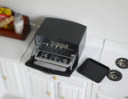 Horno tostador con puerta transparente, rejilla y bandeja en miniatura a escala 1:12, 1-3/4 inch de ancho, suministros DIY para casa de muñecas (negro)