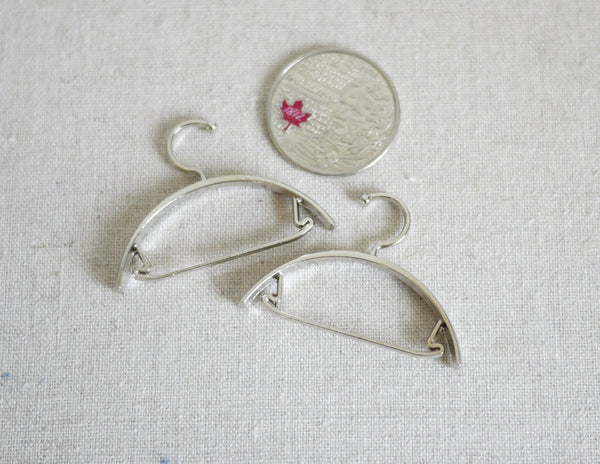 Dollhouse Supplies Miniature Clothes Hanger set of 2 (metal) silver 4cm(L) x 2.5cm(H) - G059