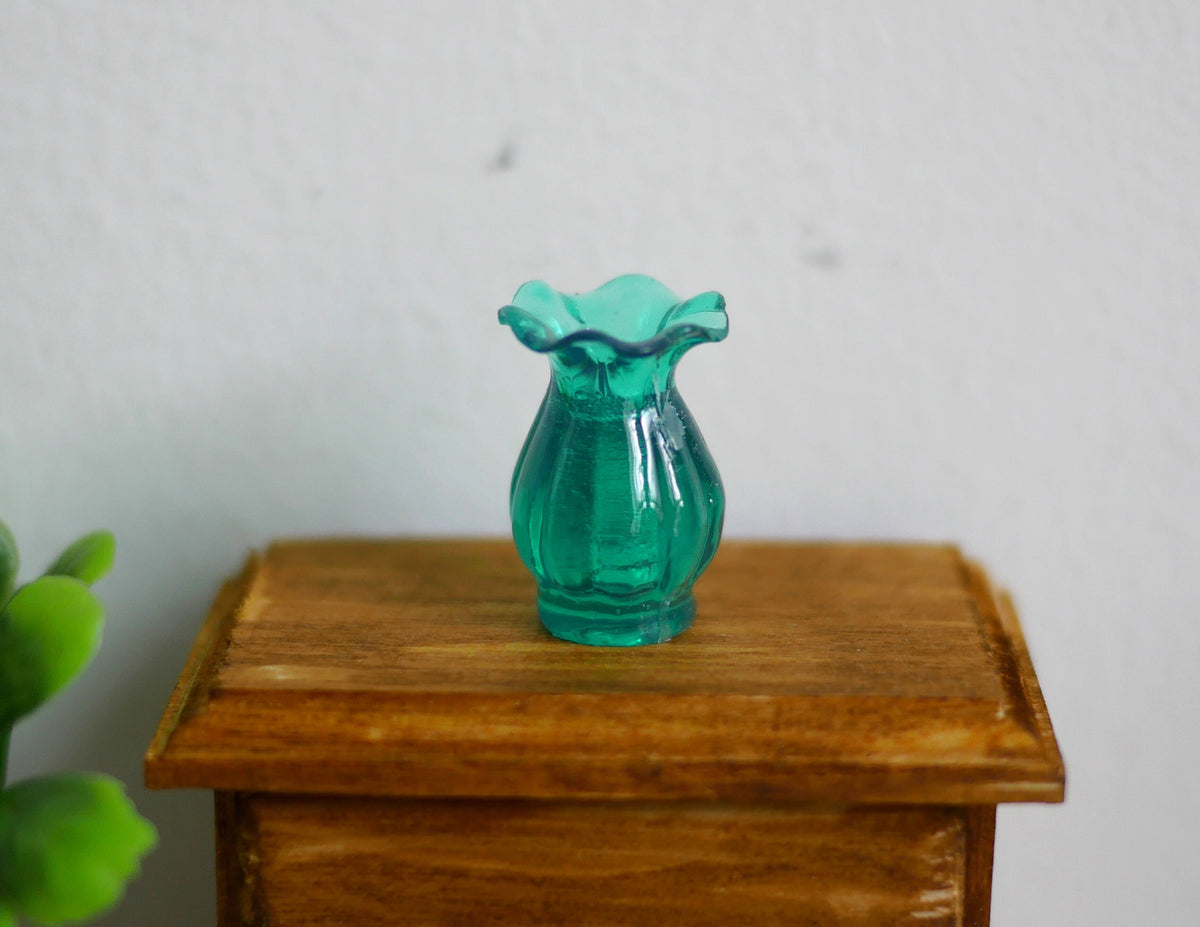 1:12 Dollhouse Supplies Miniature Plastic Vase 2cm(H) - B064