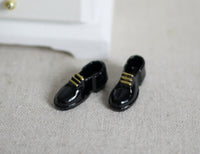 Dollhouse miniature men shoes, Miniature men shoes, Miniature fashion, Dollhouse shoes, Dollhouse shoes - G074