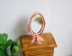 Miniatura a escala 1:12 de espejo de tocador ovalado basculante con soporte, 1-13/16 inch de alto, suministros DIY para casa de muñecas (oro rosa)