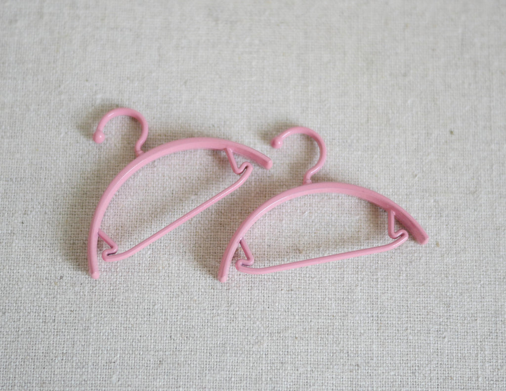 1:12 Scale Miniature Clothes Hangers, Set of 2, 1-9/16 inch wide, DIY Dollhouse Supply (pink)