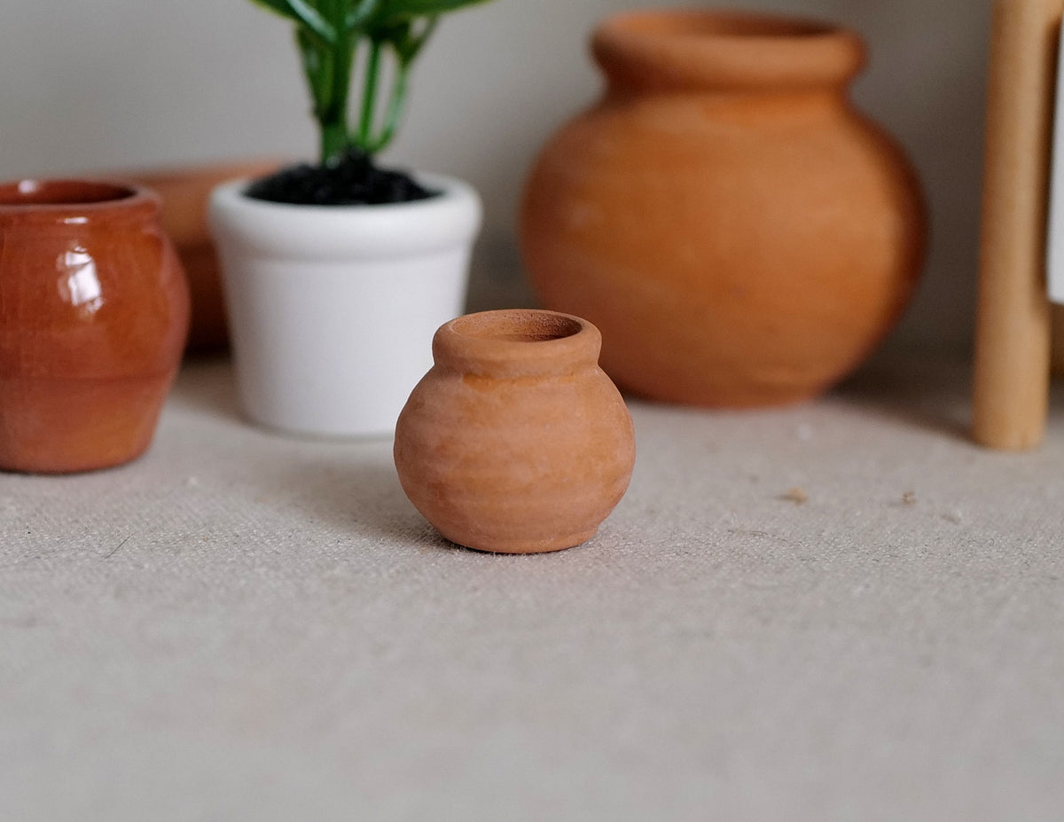 1:12 Scale Miniature Small Clay Pot, Round Belly with Rolled Rim, 5/8 inch tall, DIY Dollhouse Supply