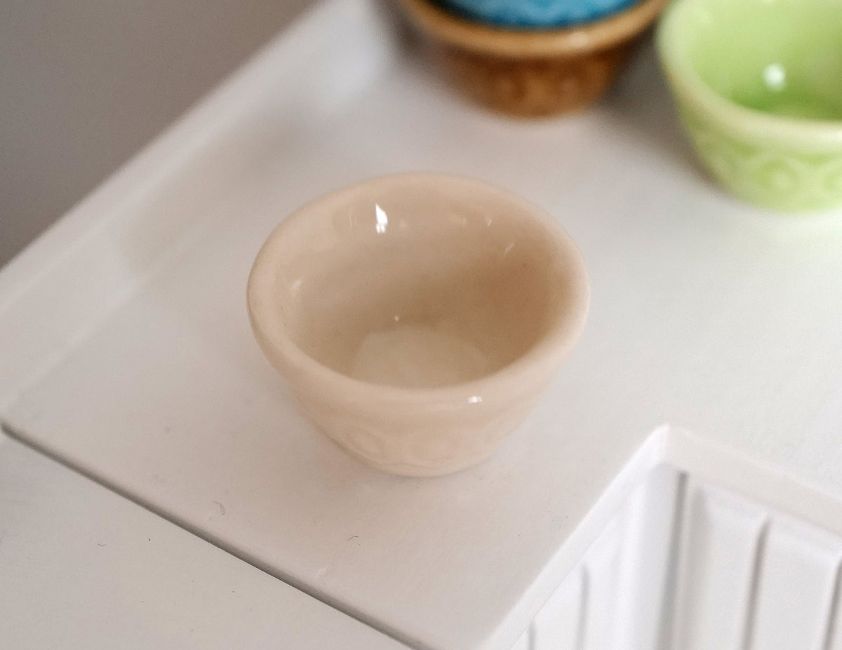 Dollhouse Supplies Miniature ceramic Bowl, EACH  2.8cm(W) x 1.5cm(H) - A032