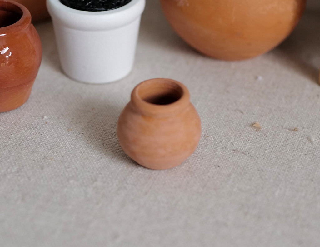 Pot miniature en argile à l'échelle 1:12, ventre arrondi avec bord roulé, 1,6 cm de hauteur, accessoire de maison de poupée à faire soi-même