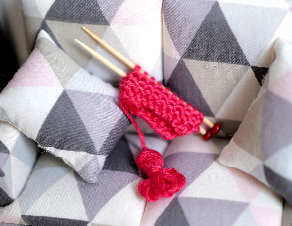 1:12 Scale Miniature Knitting Needles with Yarn Ball and Knitted Piece, 2-3/8 inch long, DIY Dollhouse Supply (red)