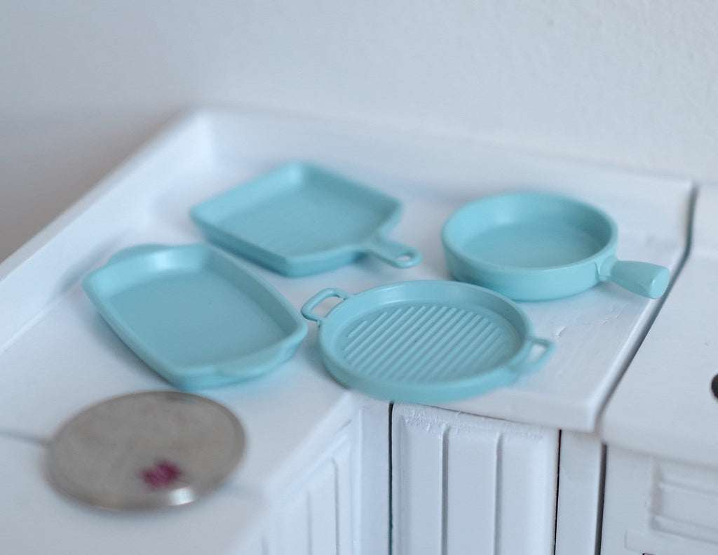 1:12 Dollhouse Miniature Metal Cooking Pan Cookware and Bakeware set 4-piece Round Baker, Square Skillet Grill (blue) - E060