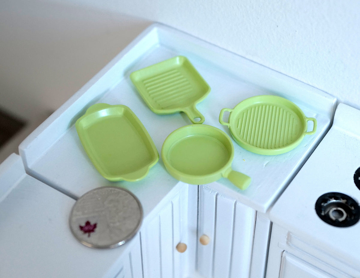 1:12 Dollhouse Miniature Metal Cooking Pan Cookware and Bakeware set 4-piece Round Baker, Square Skillet Grill (green) - E060