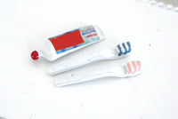 Dollhouse Miniature Toothpaste and Tooth Brush Toothbrush Set of 3 Dollhouse Bathroom - H034