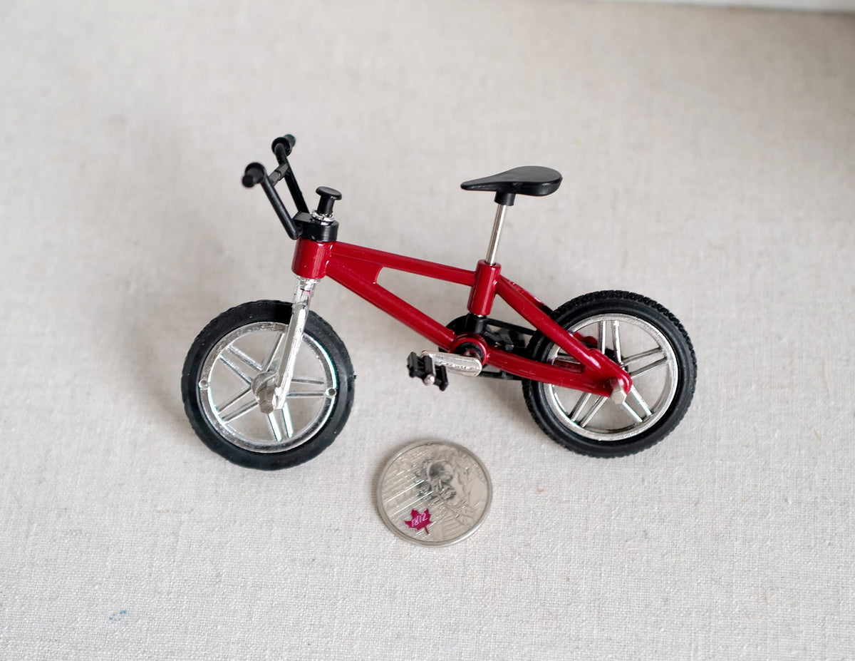 1:12 Scale Miniature Kid's BMX Bicycle, 3-15/16 inch long, DIY Dollhouse Supply (red)